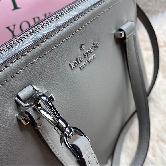 ⛔️SOLD⛔️𝗡𝗲𝘄 𝘄𝗶𝘁𝗵 𝘁𝗮𝗴 Kate Spade Small Dome Satchel - Picture 5 of 8